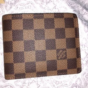 NEW and AUTHENTIC Louis Vuitton Damier Wallet